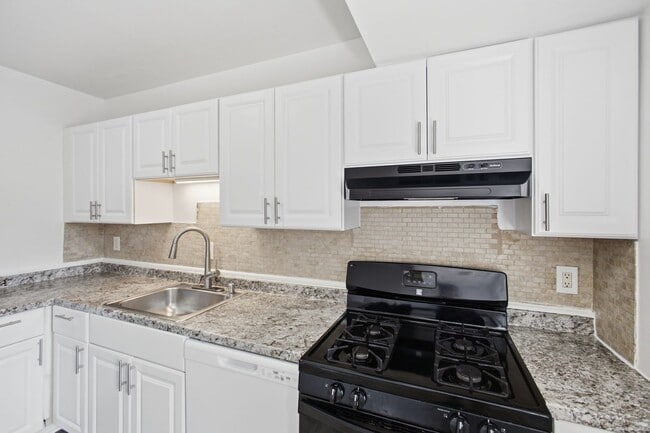 Building Photo - 19419 Brassie Pl