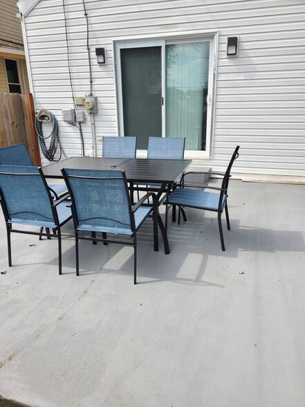 Building Photo - 1426 State St