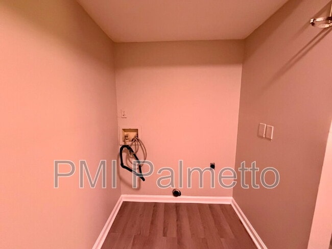 Building Photo - 1919 Tall Pines Cir