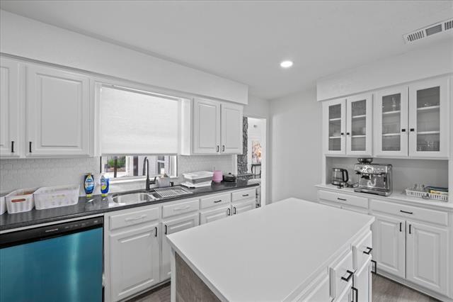 Building Photo - 3925 Greenhills Ct