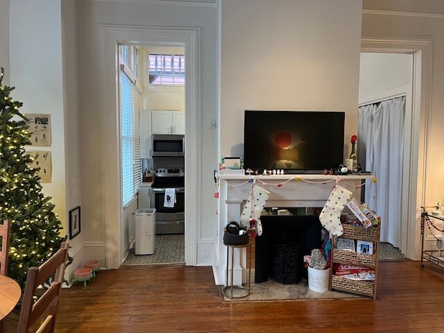 Building Photo - 215 W Gwinnett St