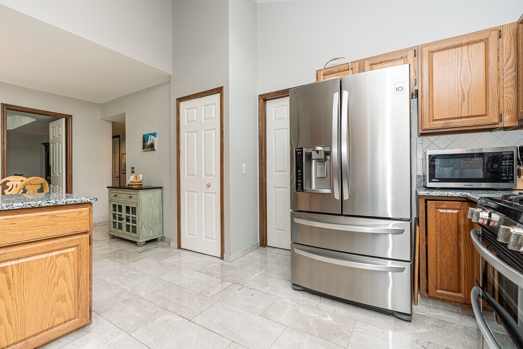 Building Photo - 1574 Devonshire Dr