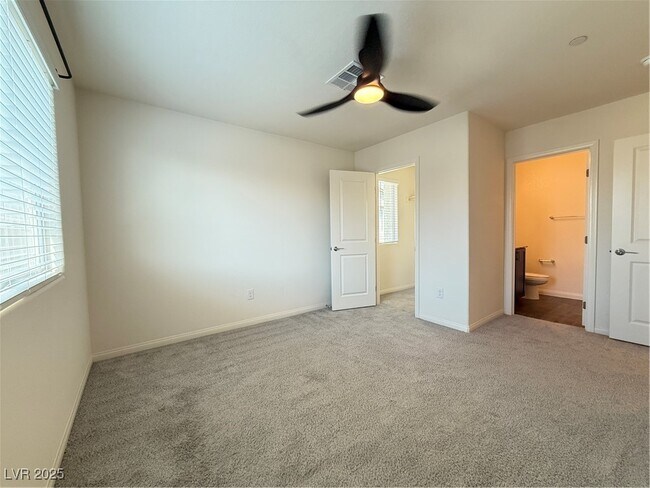 Building Photo - 2662 Champagne Gold Ave