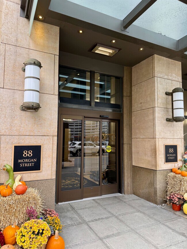 Building Photo - 88 Morgan St