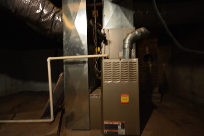 Building Photo - 3 Bedroom Home with lots of EXTRAS