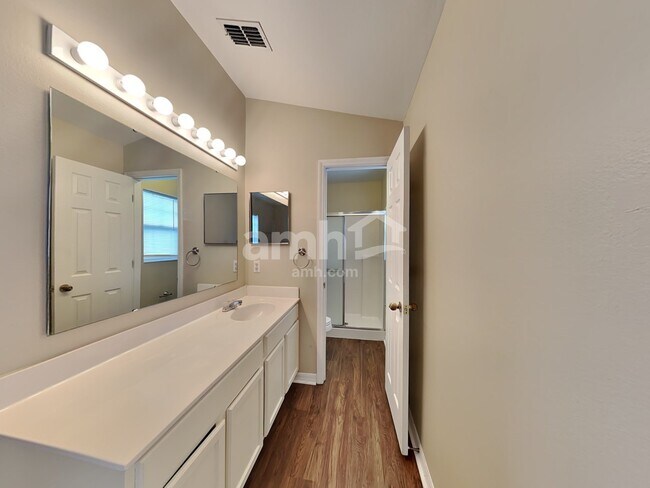 Building Photo - 813 Grand Regal Pt