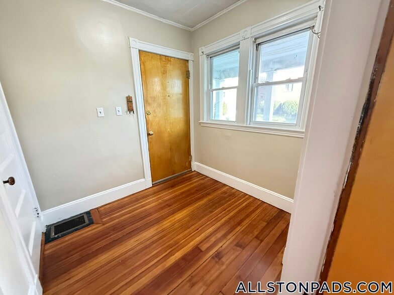 Building Photo - 35 Allston St