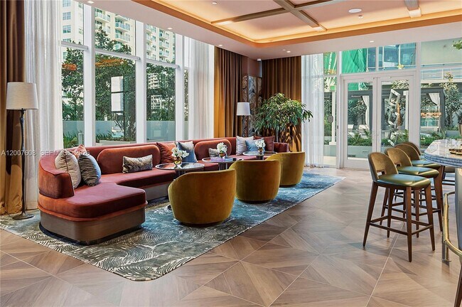 Building Photo - 77 SE 5th St