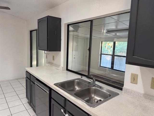 Building Photo - 500 Island Ct