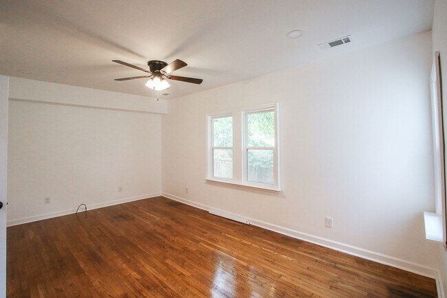 Building Photo - Spacious 4 Bedroom, 2.5 Bath Home in Savan...