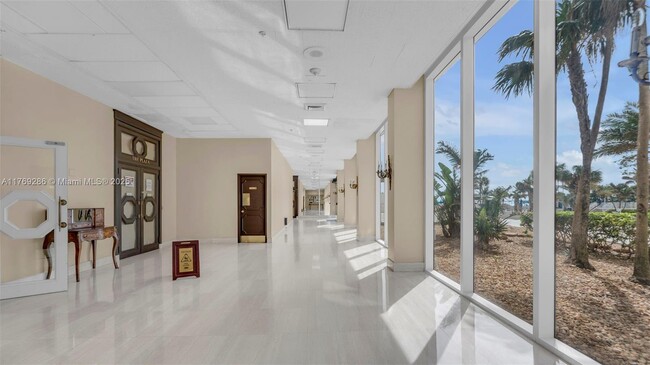 Building Photo - 2030 S Ocean Dr