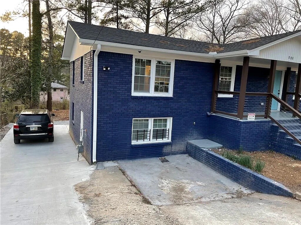 Building Photo - Room in House on Cedar Ave NW