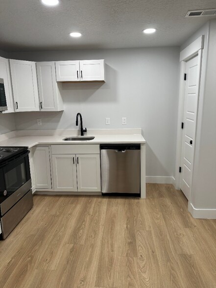 Building Photo - 1059 N 3930 W