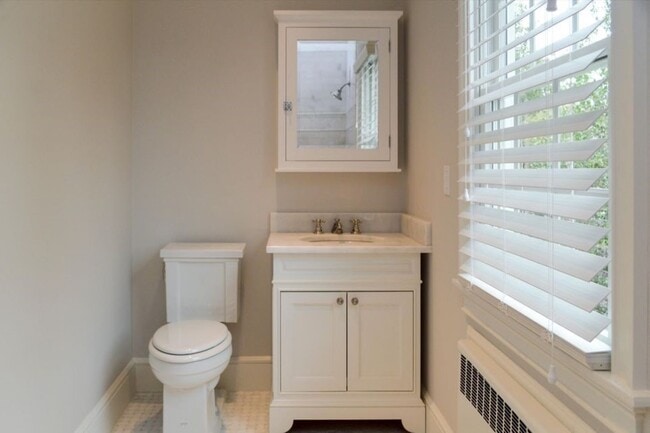 Building Photo - 17 Nawthorne Rd