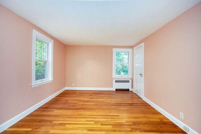 Building Photo - 99 Fairway Dr