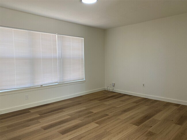 Building Photo - 120 Weldon St