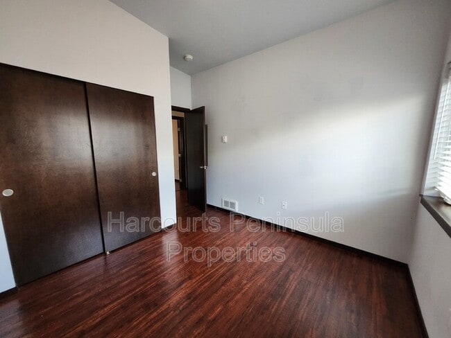 Building Photo - 1224 5th St