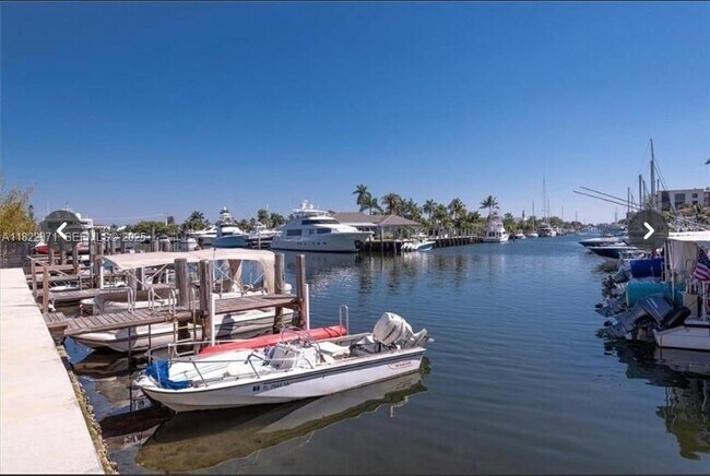 Building Photo - 1125 SE 14th Pl