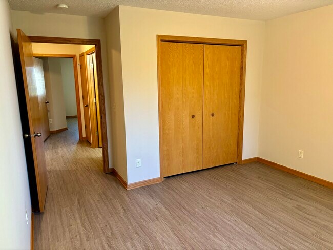 Building Photo - 323 Williamsburg Plz