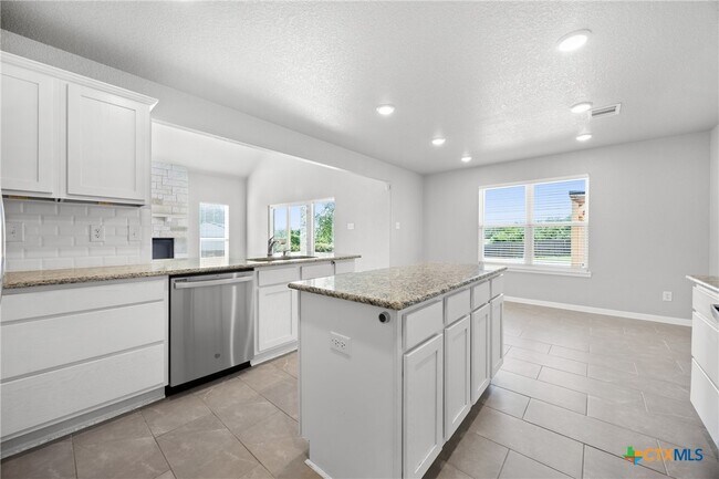 Building Photo - 1553 Justice Dr