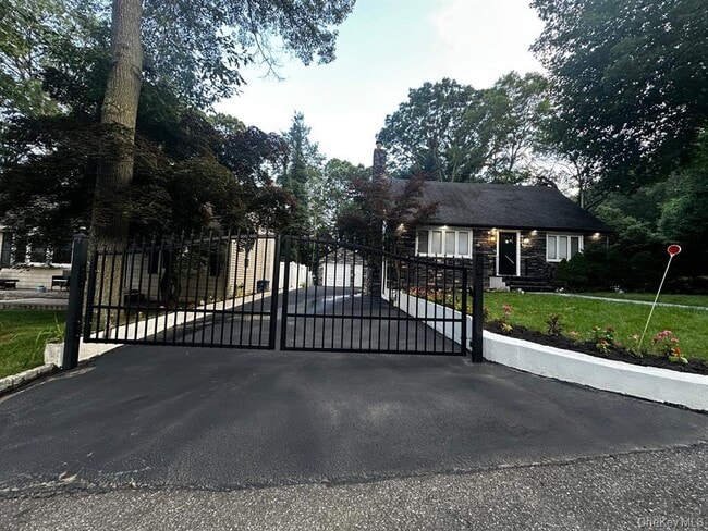 Building Photo - 18 Davis St