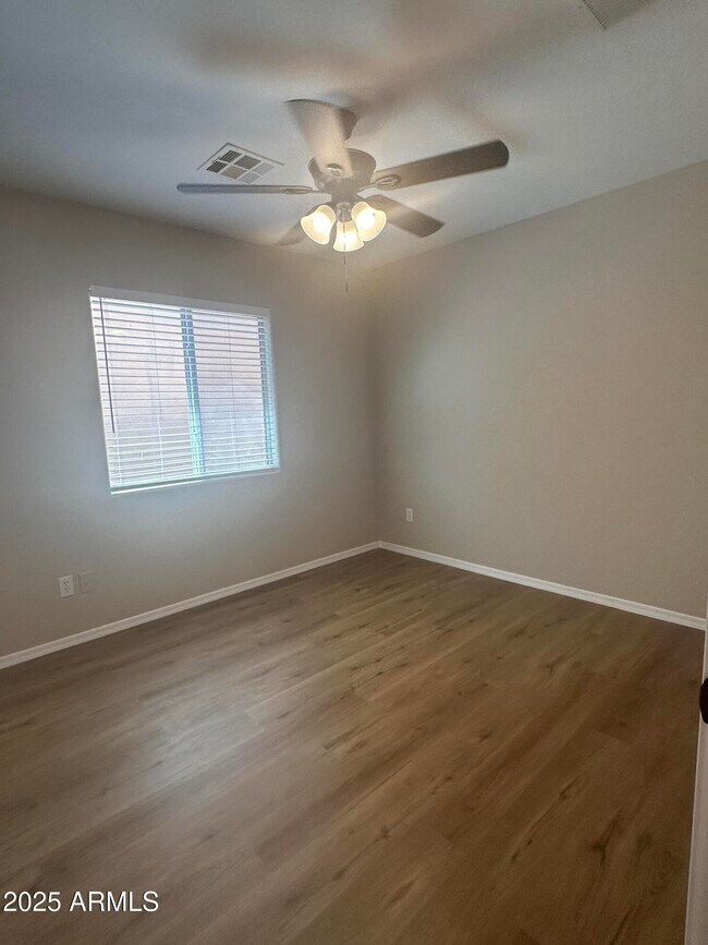 Building Photo - 25211 W Lamont Ave