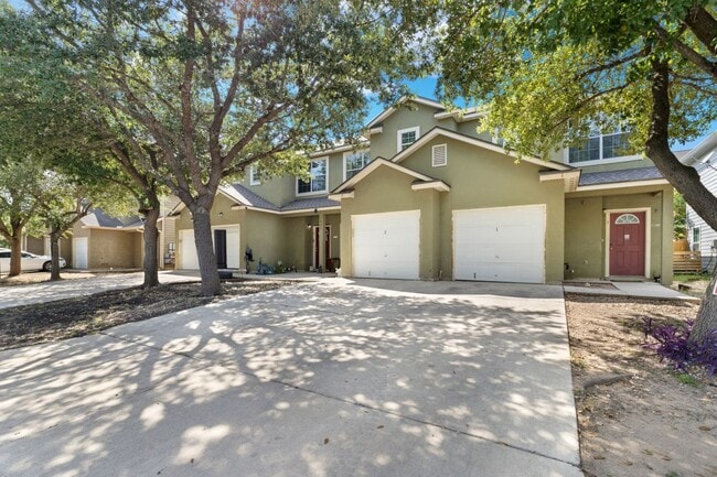 Primary Photo - 7807 Kingsbury Wood