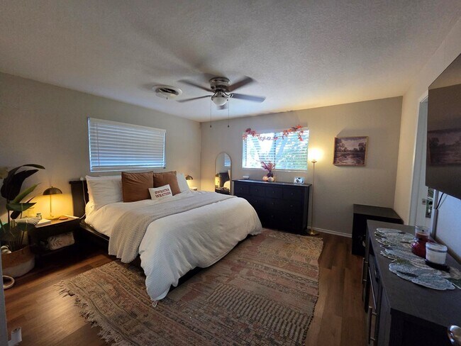 Building Photo - 120 Cynthia Dr