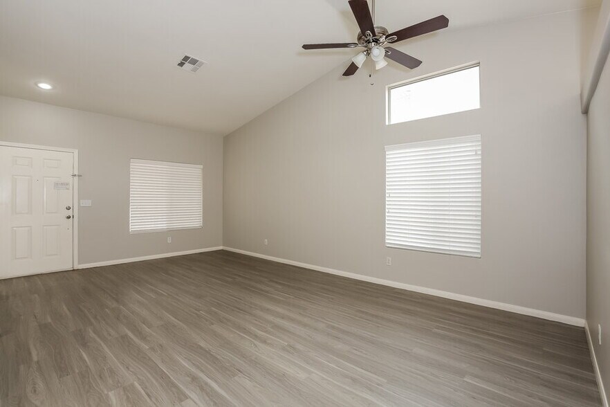 Building Photo - 534 Rancho Del Norte Dr