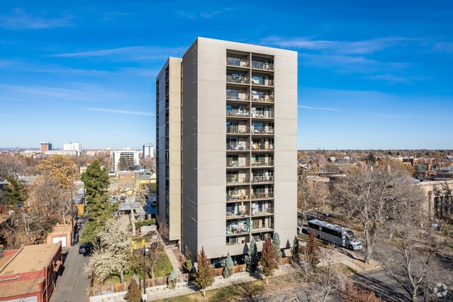 Building Photo - Towers At Cheesman Park