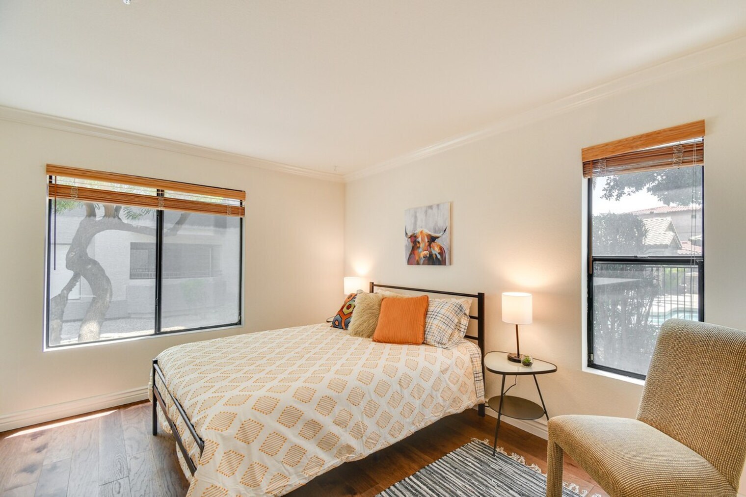 Building Photo - 2025 E Campbell Ave