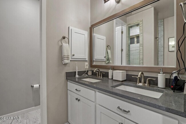Building Photo - 4556 Marisabel Azcarate St