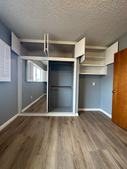 Building Photo - 2415 W 230th St