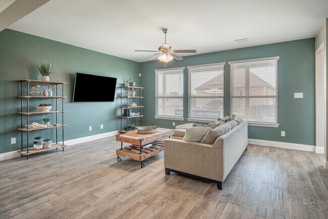 Building Photo - 1202 Alderwood Dr