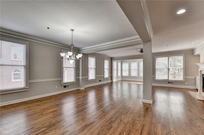 Building Photo - 486 Vinings Estates Dr SE
