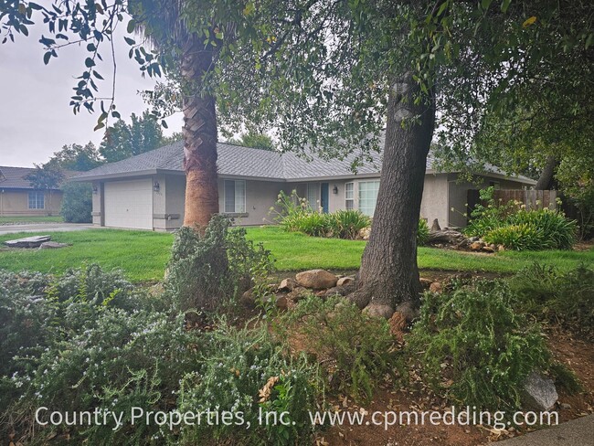 Building Photo - Spacious Home in Saratoga Estates with Lan...