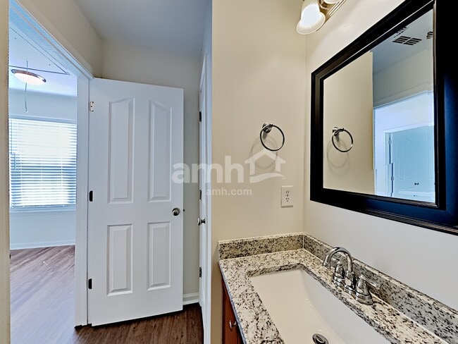 Building Photo - 8912 Ristau Ct