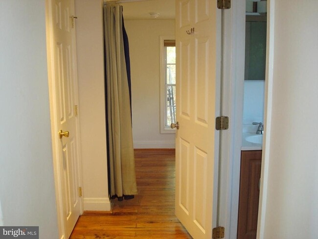 Building Photo - 605 Norway Rd