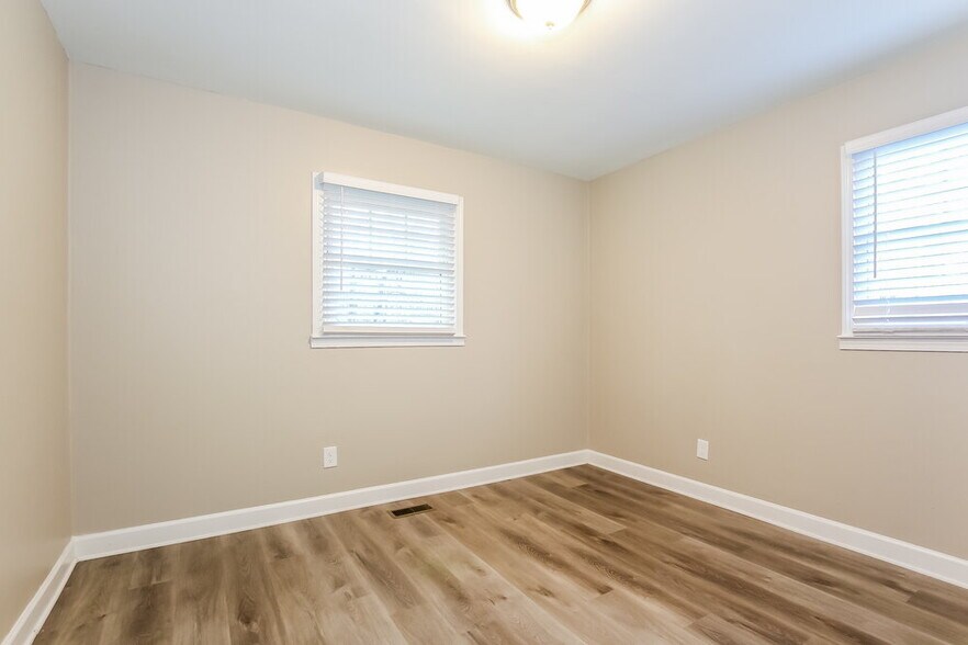 Building Photo - 209 Nila Dawn Ave