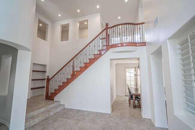 Building Photo - 4 Bedroom Home for Rent on the Lake at Bridgeport!