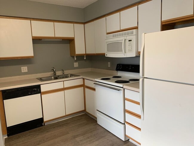 Building Photo - 930A Boston Way #6 in Coralville, IA