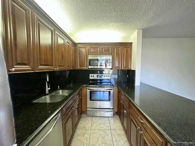 Building Photo - 354 Lake Arbor Dr