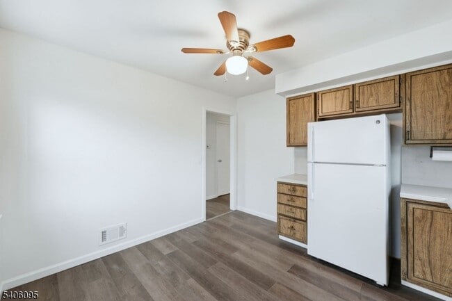 Building Photo - 46 Glenwood Ave