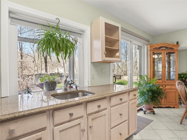 Building Photo - 290 Salem Rd