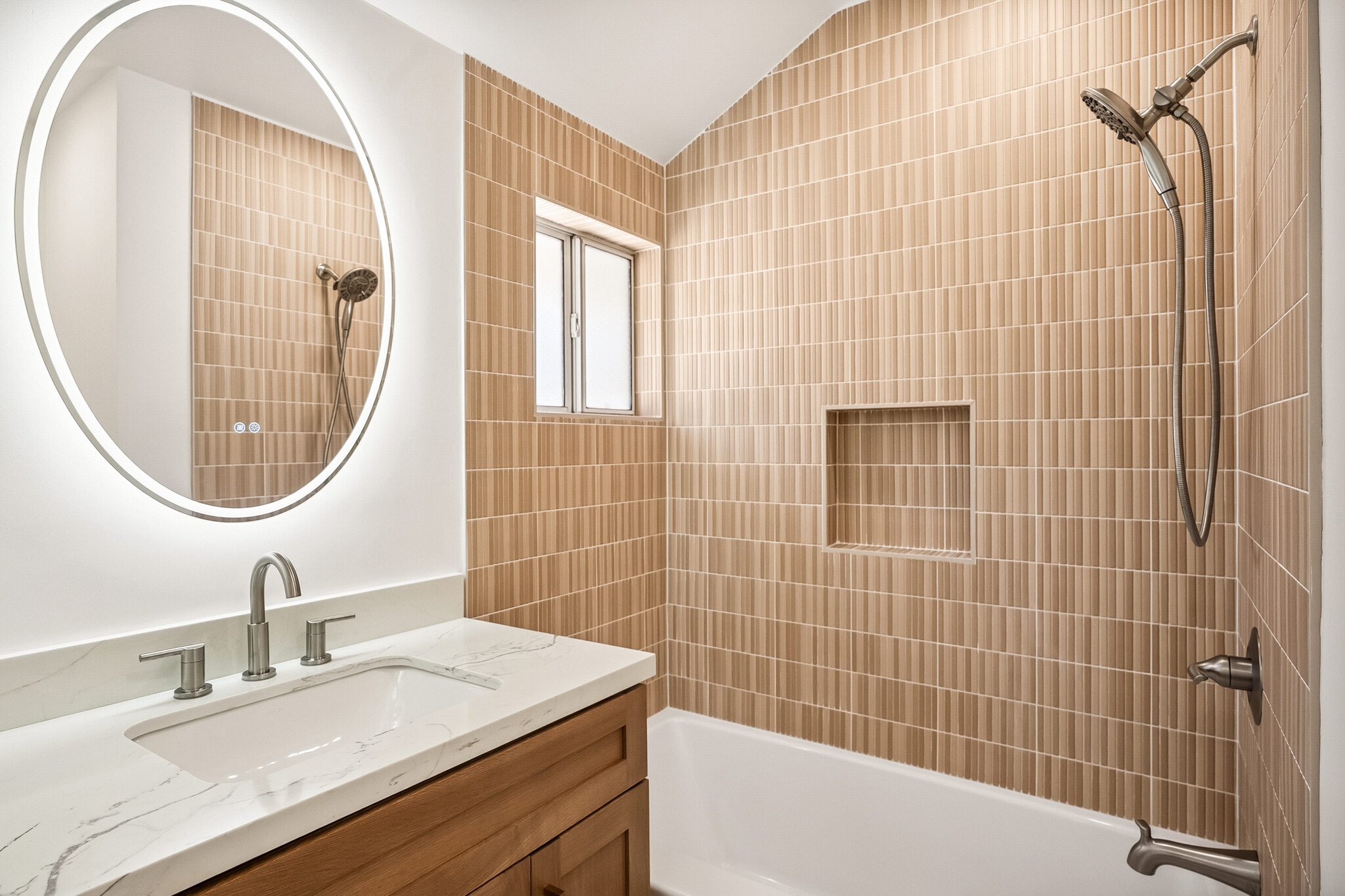Bathroom #2 in Ensuite - 4702 Kraft Ave