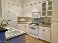 Building Photo - 1701 E Colter St