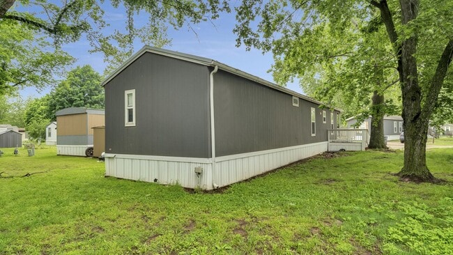 Building Photo - 2 bed/2 bath lovely mobile home! Schedule ...