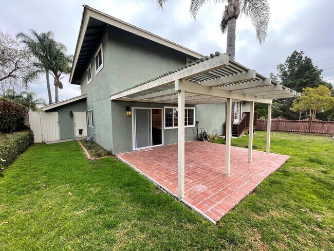 Building Photo - Spacious Corner Lot Home in Desirable Vent...