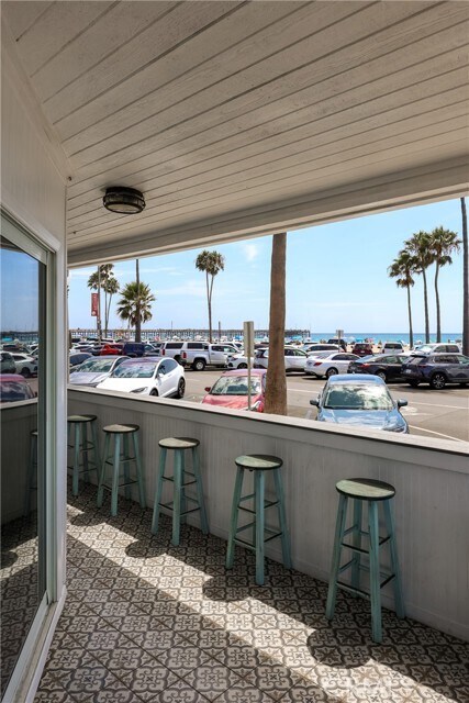 Building Photo - 2214 W Oceanfront