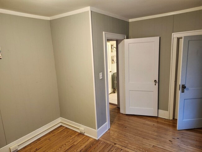 Building Photo - SHORT TERM Single Family 5 BR House in Harrisonburg Available NOW